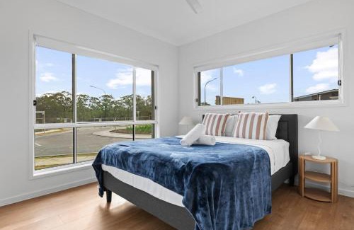 Park Ridge House | Modern 3BR Home in Peaceful Park Ridge Estate