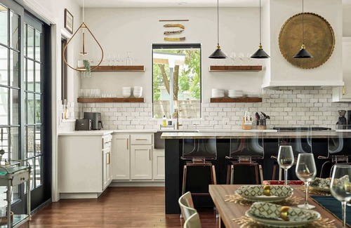 Chestnut House | Modern 3BR Home | Near DT ATX & UT | Balcony views