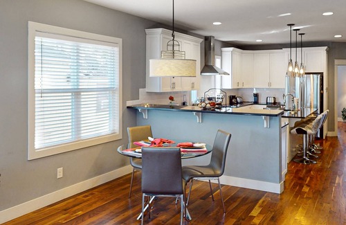 The Nations House | Modern 3BR Townhome with private balconies near Downtown Nashville