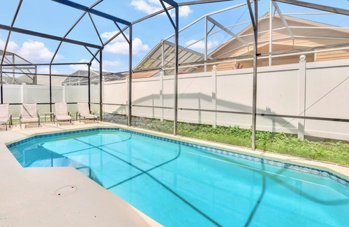 Indian Point House | Modern 4BR Home - Pool, Games Room - Near Disney!