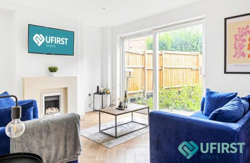 Woodthorpe Apartment | Modern 4BR House - Near City Hospital, Sherwood, Clinton Market, QMC & City Centre - Sleeps 8