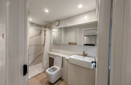 Wimbledon House | Modern 5-Bedroom Family Home in Wimbledon, SW19