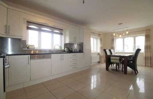 Breaffy South House | Modern 5 bedroom house in Spanish Point Clare