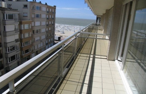 Albertstrand Apartment | Modern 5th Floor Apartment