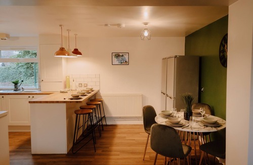 Sheffield House | Modern 6-Bed House Near City Centre with Parking & Fast WiFi