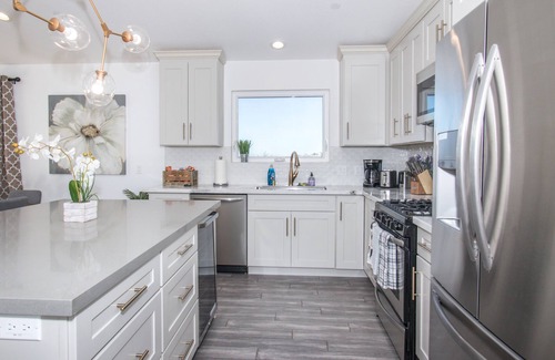 Pacifica House | Modern 8 bedroom Duplex -2 units- w/Ocean Views and over 4,000 sqft!