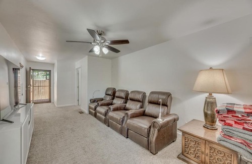 Bear Park House | Modern Alpine Cabin 3 Miles to Ski Cloudcroft