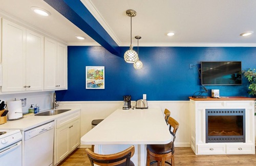 Neskowin Condo | Modern and Colorful Dog-Friendly Condo Right Next to Beach