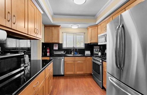 East San Jose House | Modern and Elegant 4Br house Near Parks and BART