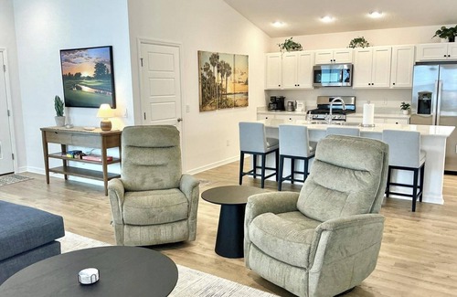 Sumter County Villa | Modern and NEW Villa, only 3 minute Golf Cart ride to EASTPORT in THE VILLAGES