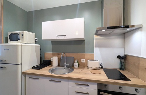 Chateauroux Apartment | Modern and quiet studio with parking in Châteauroux