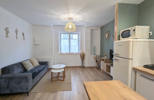 Chateauroux Apartment | Modern and quiet studio with parking in Châteauroux