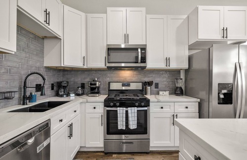 Northside House | Modern and Serene Oasis-Mins from Downtown Houston