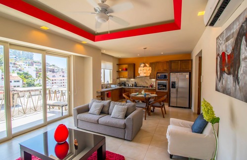Amapas Condo | Modern and spacious condo V177 in the Romantic zone of Puerto Vallarta!