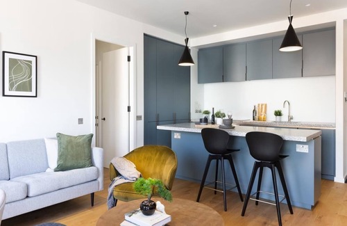 Cathedrals Apartment | Modern and Stylish 2 Bedroom near London Bridge