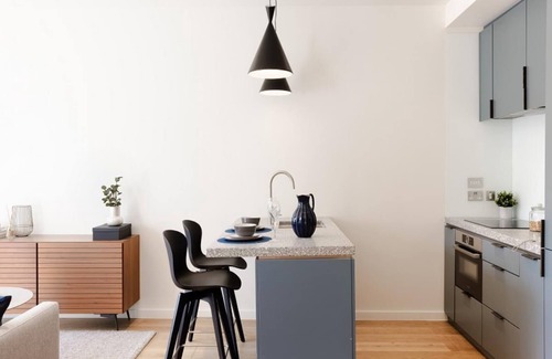 Cathedrals Apartment | Modern and Stylish 2 Bedroom near London Bridge