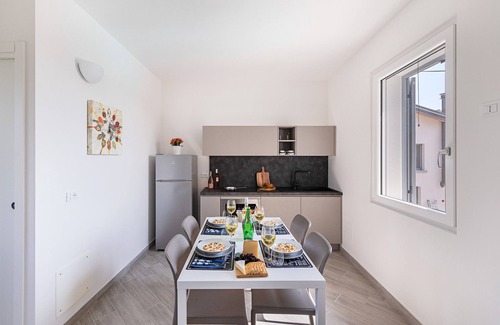 Soiano del Lago Apartment | Modern apartment with pool