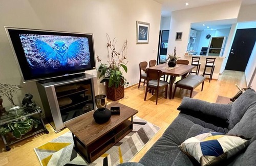 Del Valle Apartment | Modern apartment with excellent location