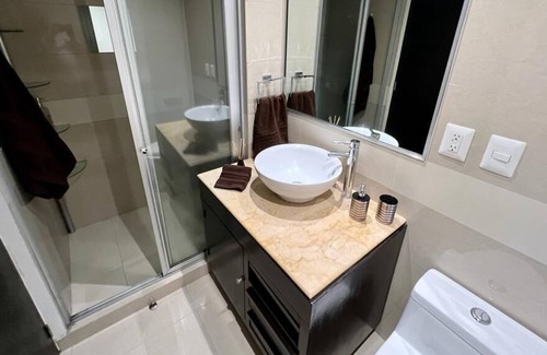 Del Valle Apartment | Modern apartment with excellent location