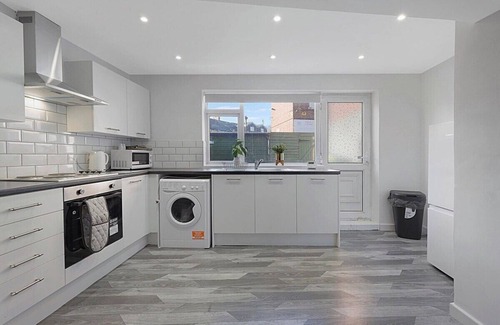 Blyth House | Modern Apartment, Near Blyth Coast, Sleeps 5