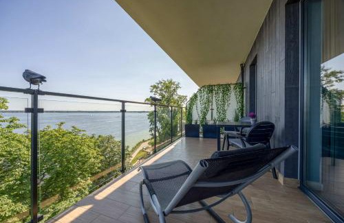 Serock Apartment | Modern Apartment by the Lake with Parking & Sauna in Zegrze by Noclegi Renters