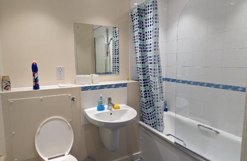 Higham Hill Apartment | Modern apartment close to central London