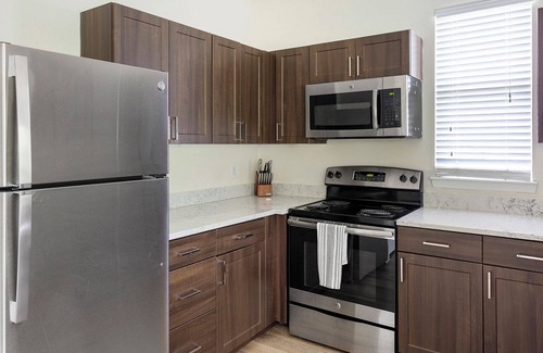 West Chester Apartment | Modern Apartment in Prime Location (ID1371X699)