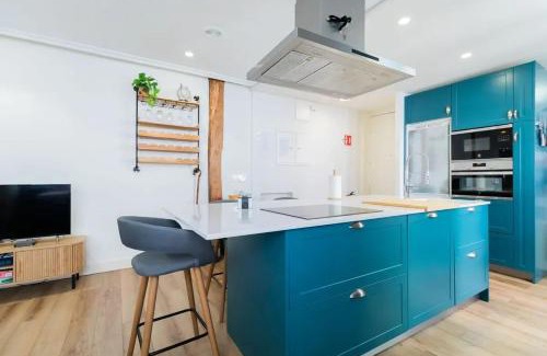 Bilbao Old Town Apartment | Modern Apartment in Bilbao with Internet