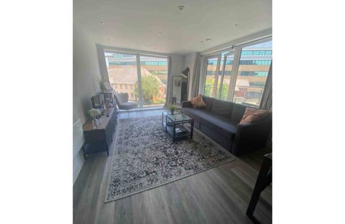 Cardiff City Centre Apartment | Modern Apartment in Cardiff City Centre