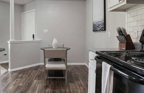East Forest Apartment | Modern Apartment in Prime Location (ID9601X62)