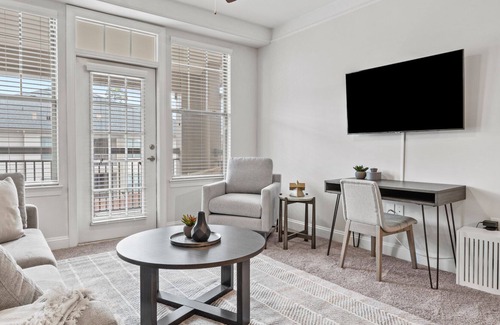 Matthews Apartment | Modern Apartment in Prime Location (ID8773X70)