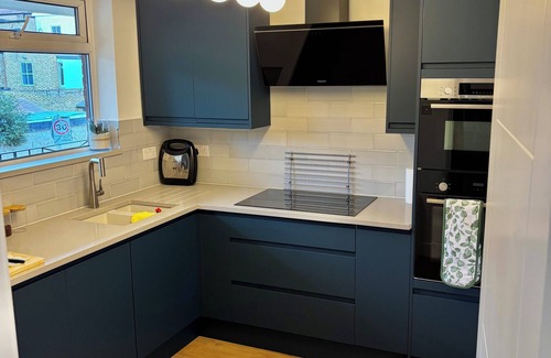 Penge and Cator Apartment | Modern Apartment in Penge - 3 Person