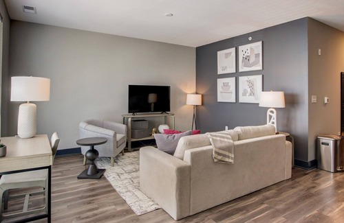 Fishers Apartment | Modern Apartment in Prime Location (ID1011X592)