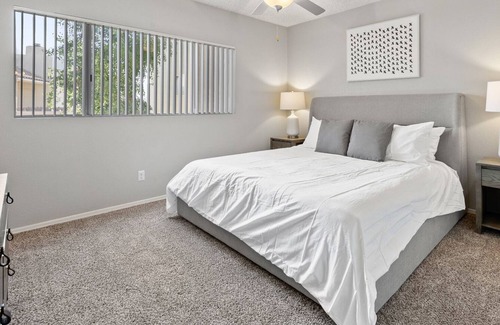 The Islands Apartment | Modern Apartment in Prime Location (ID8459X71)