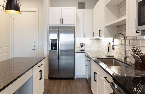 North Loop Apartment | Modern Apartment in Prime Location (ID8889X96)