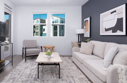Corona Apartment | Modern Apartment in Prime Location (ID8563X36)