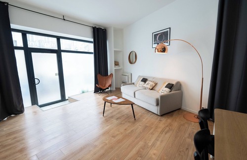 Chartrons Apartment | Modern Apartment in the Heart of Chartrons