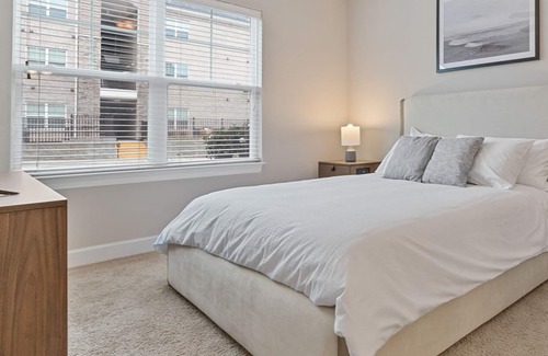 Greensboro Apartment | Modern Apartment in Prime Location (ID7187X91)