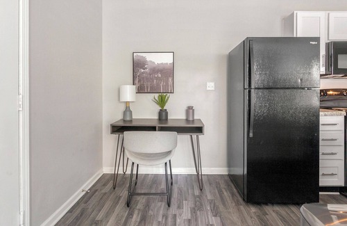 Greensboro Apartment | Modern Apartment in Prime Location (ID1196X364)