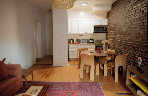 Wilshire Center Apartment | Modern Apartment in Korea Town