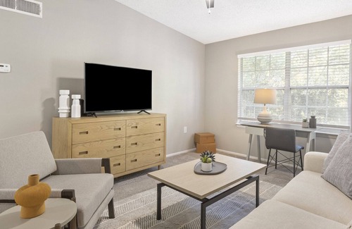 Plant City Apartment | Modern Apartment in Prime Location (ID1009X955)