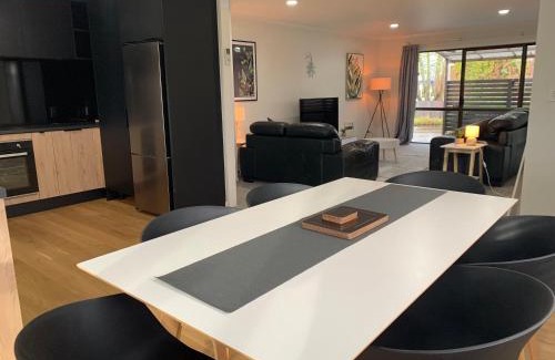 Cambridge Apartment | Modern apartment- rural outlook, central Cambridge