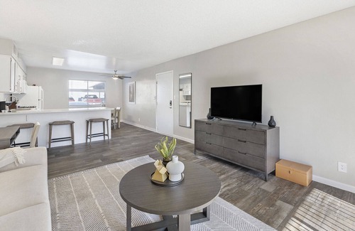 Spring Valley Apartment | Modern Apartment in Prime Location (ID1197X171)