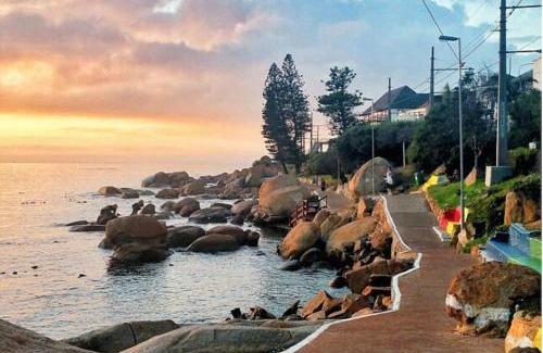 Fish Hoek Apartment | Modern apartment with stunning Sea Views
