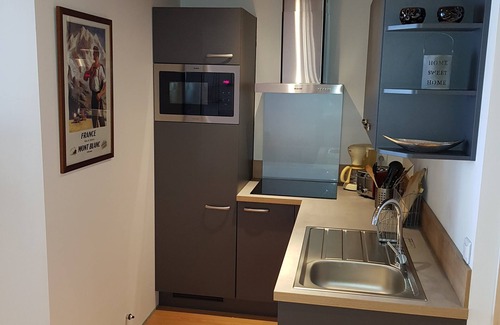 Chamonix City Centre Apartment | Modern Apt With View On The Aiguille Du Midi