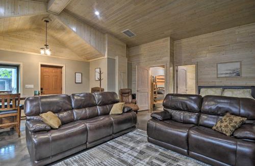 Arcadia House | Modern Arcadia Farmhouse on 80 Acres with Fire Pit!