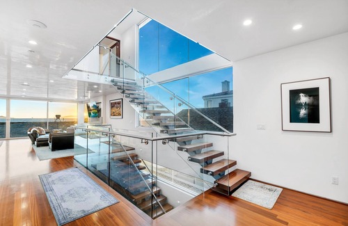 Silver Strand House | Modern Beach Front architectural home-3 king beds- family friendly beach