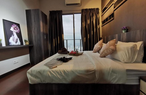 Malacca City Apartment | Modern Black for Couple@ Melaka City steps to Jonker#2