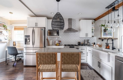 North Oak Park House | Modern Bungalow near UC Davis Med Center, 10 min from Downtown Sacramento!