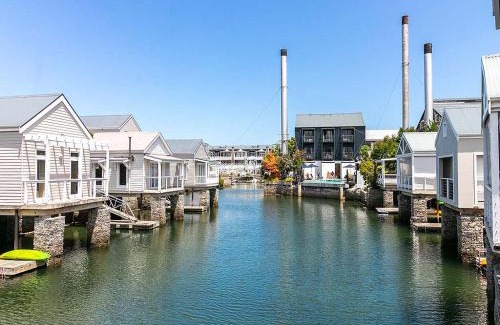 Knysna House | Modern Canal Lifestyle